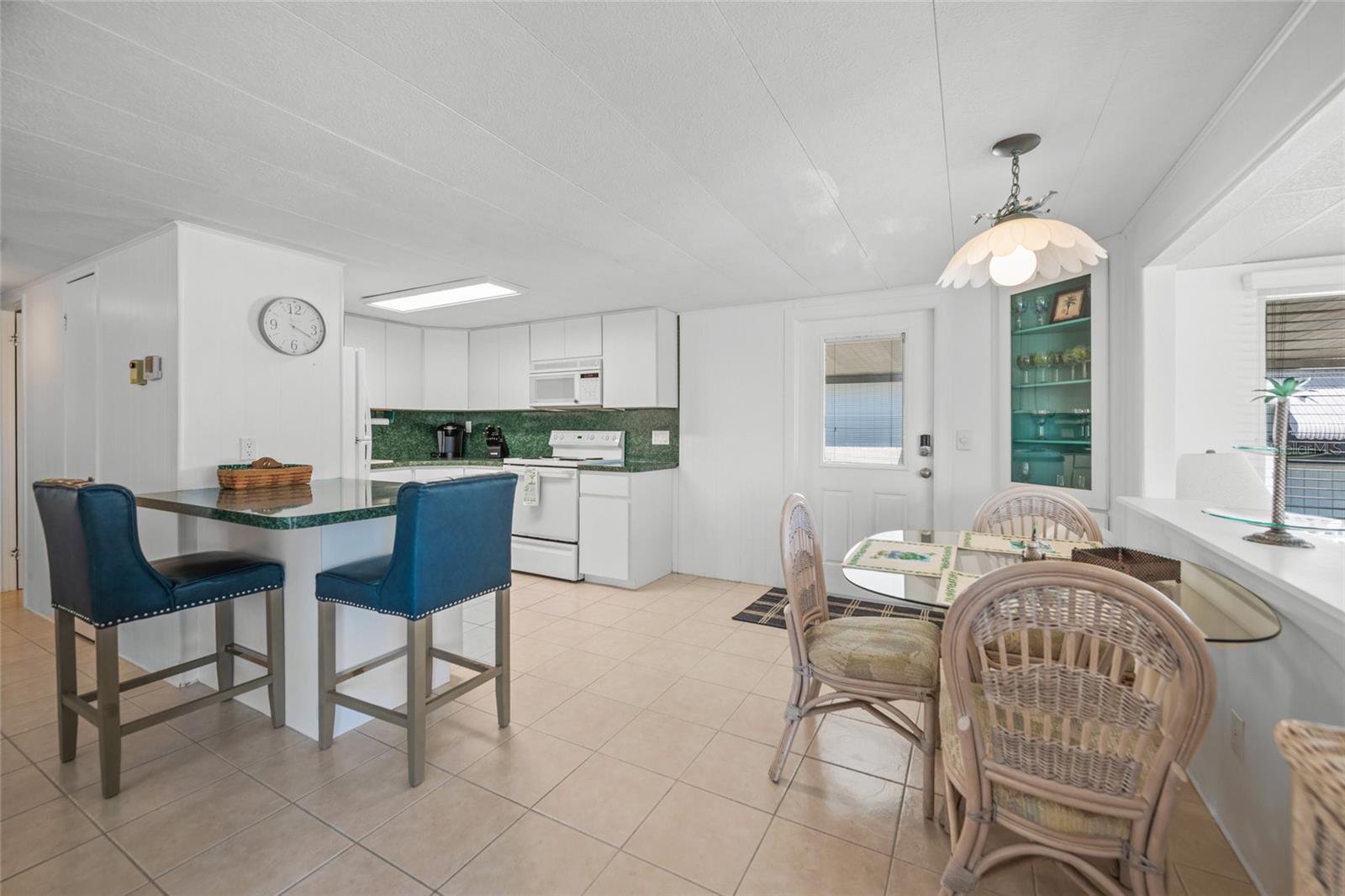 714 N WATERWAY DR, VENICE, FL, 34285