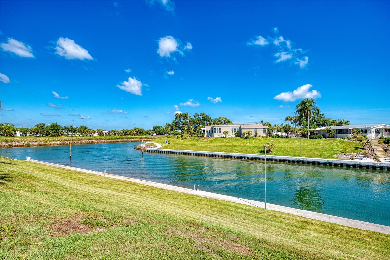 714 N WATERWAY DR, VENICE, FL, 34285