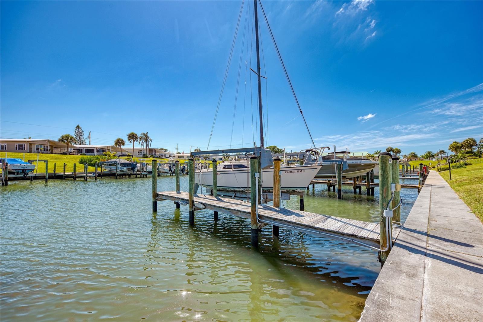 714 N WATERWAY DR, VENICE, FL, 34285