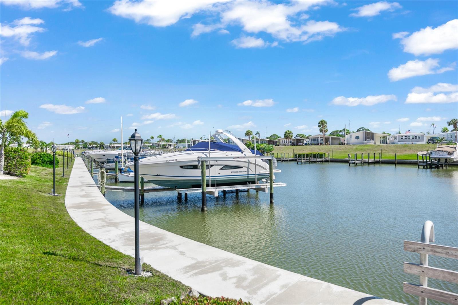 714 N WATERWAY DR, VENICE, FL, 34285