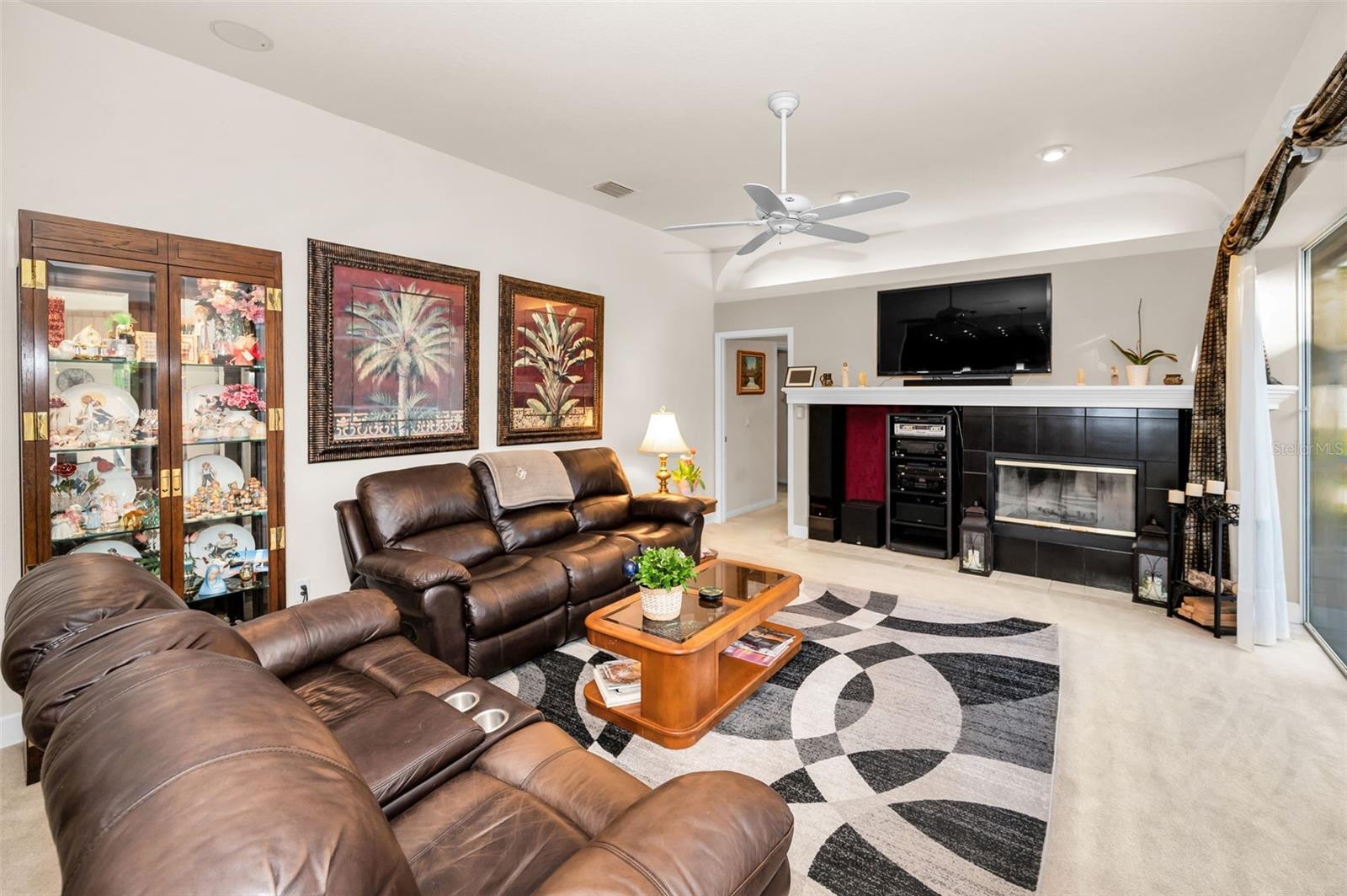 Family Room w/Fireplace