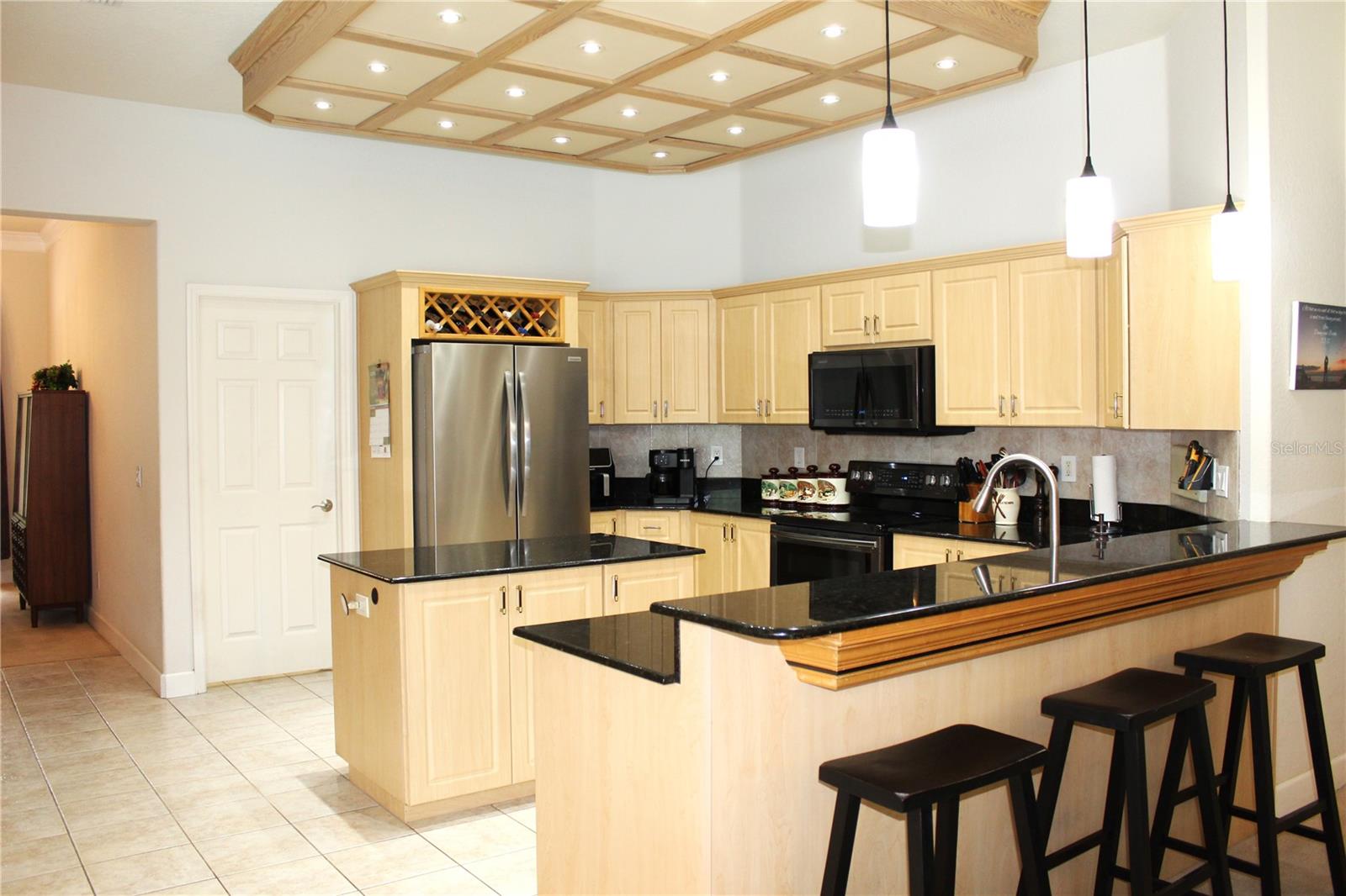 Island, Breakfast Bar, Granite Counters