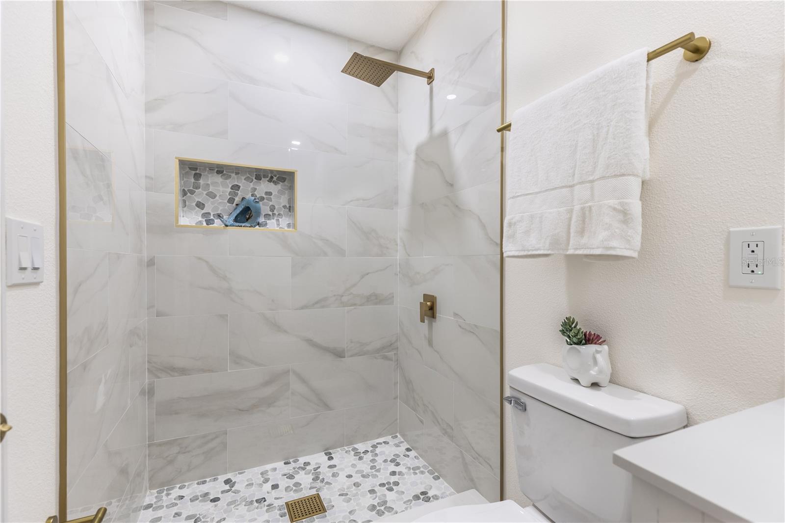 88 E CHARLOTTE AVE, EUSTIS, FL, 32726