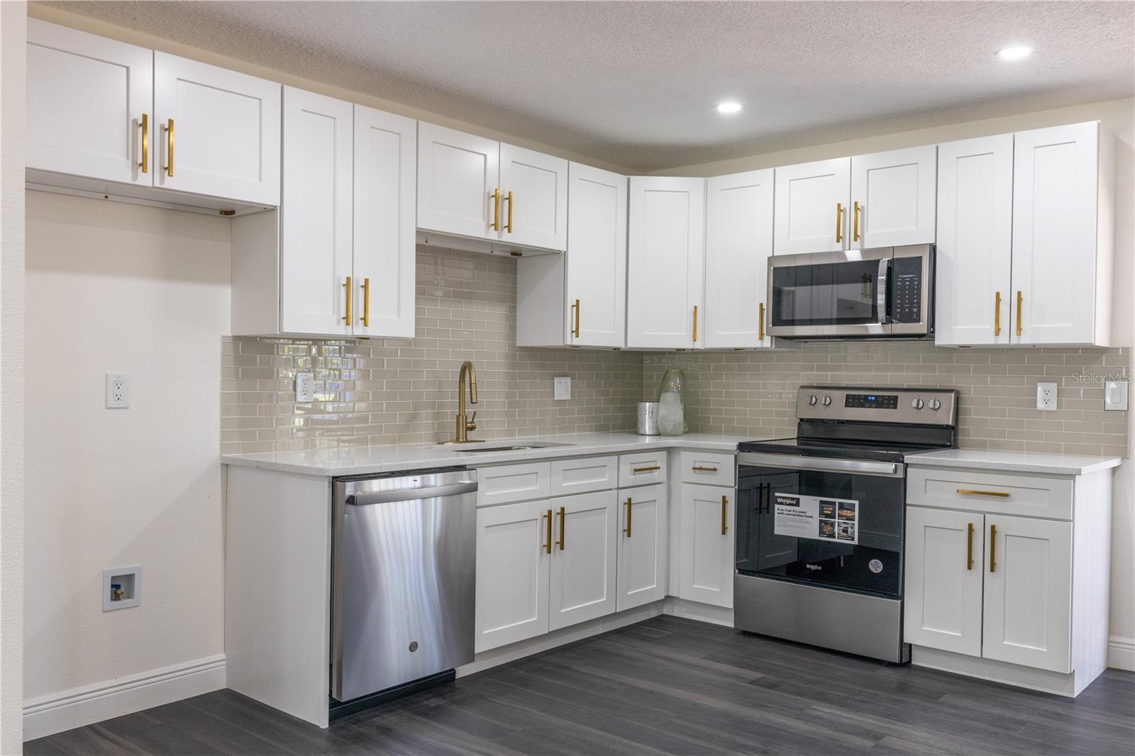 88 E CHARLOTTE AVE, EUSTIS, FL, 32726