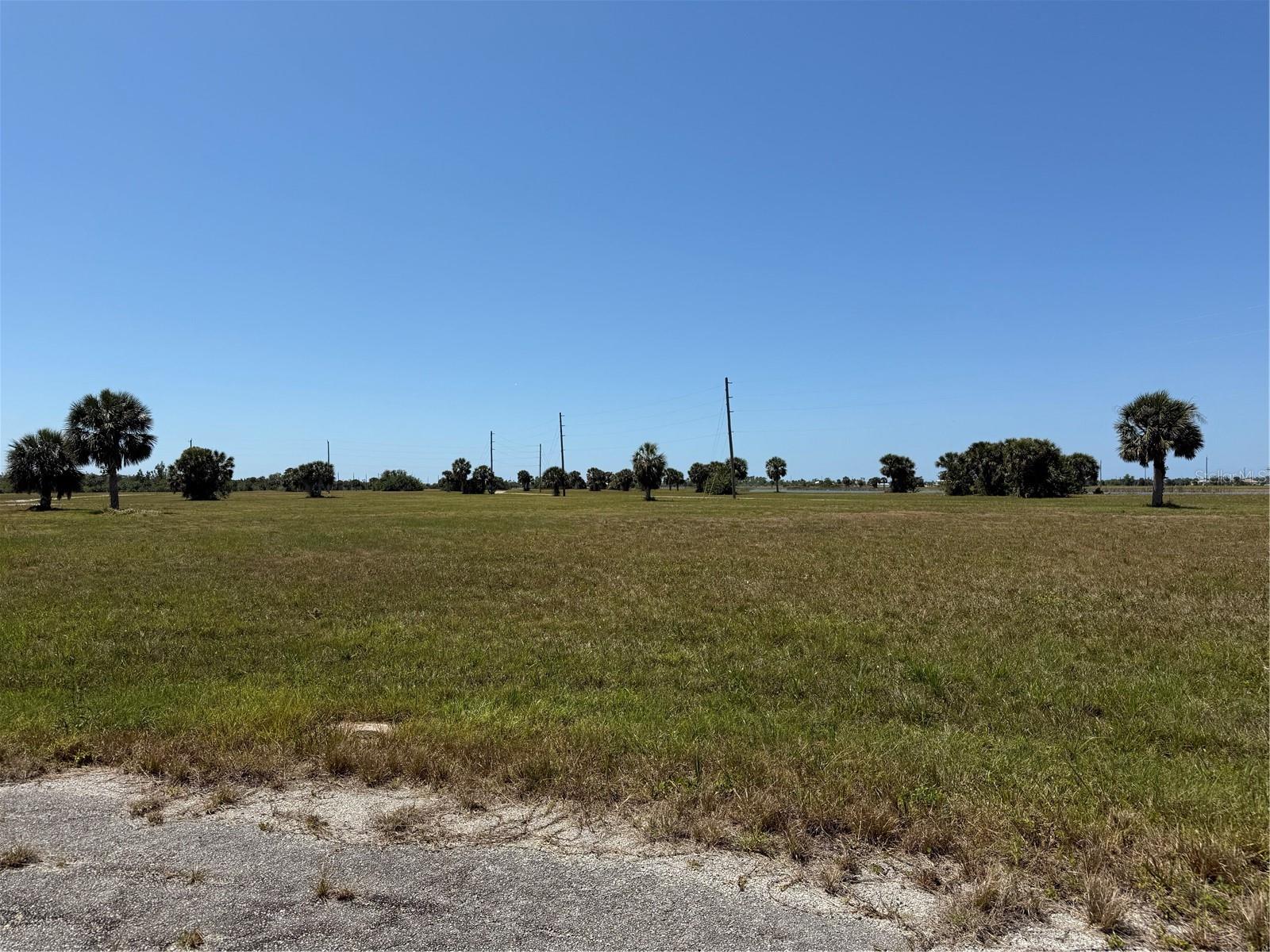 3 DOGWOOD TER, PLACIDA, FL, 33946