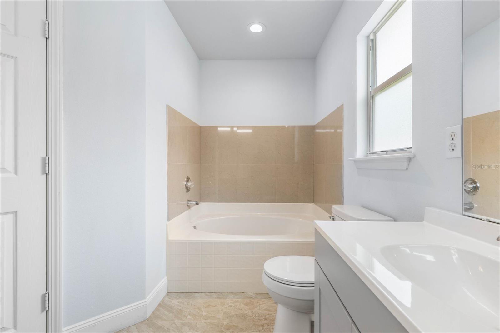 1 PRESIDENT LN, PALM COAST, FL, 32164