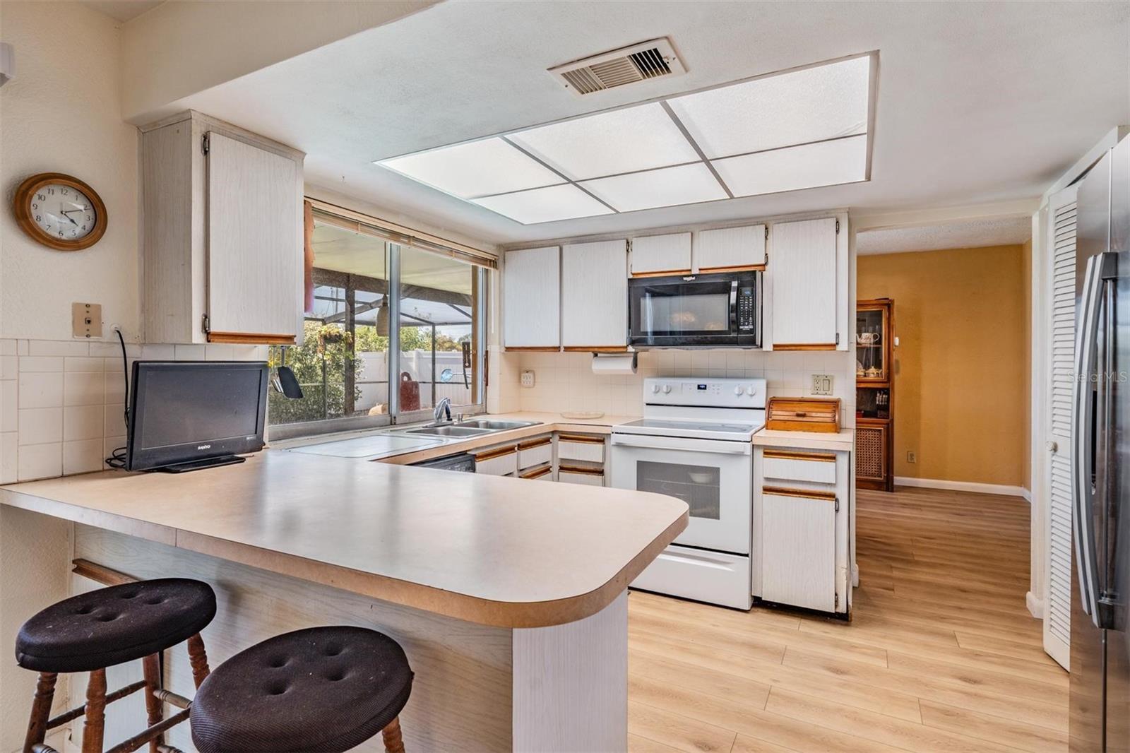 8956 124TH WAY, SEMINOLE, FL, 33772