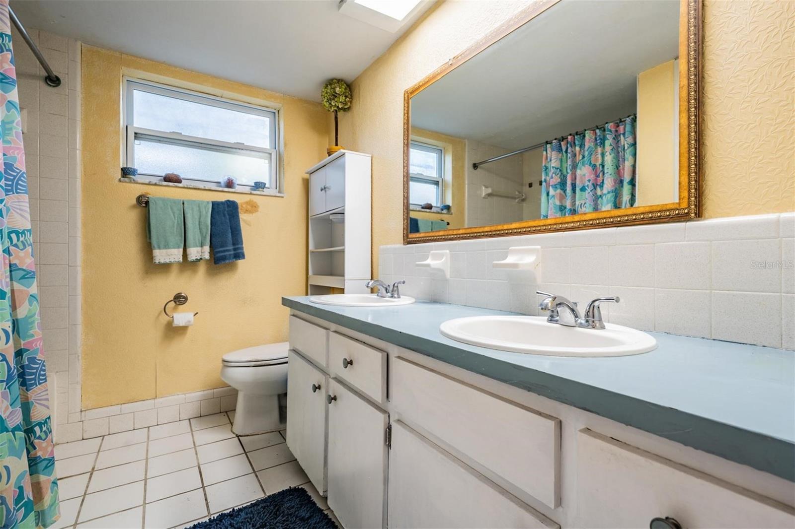 8956 124TH WAY, SEMINOLE, FL, 33772