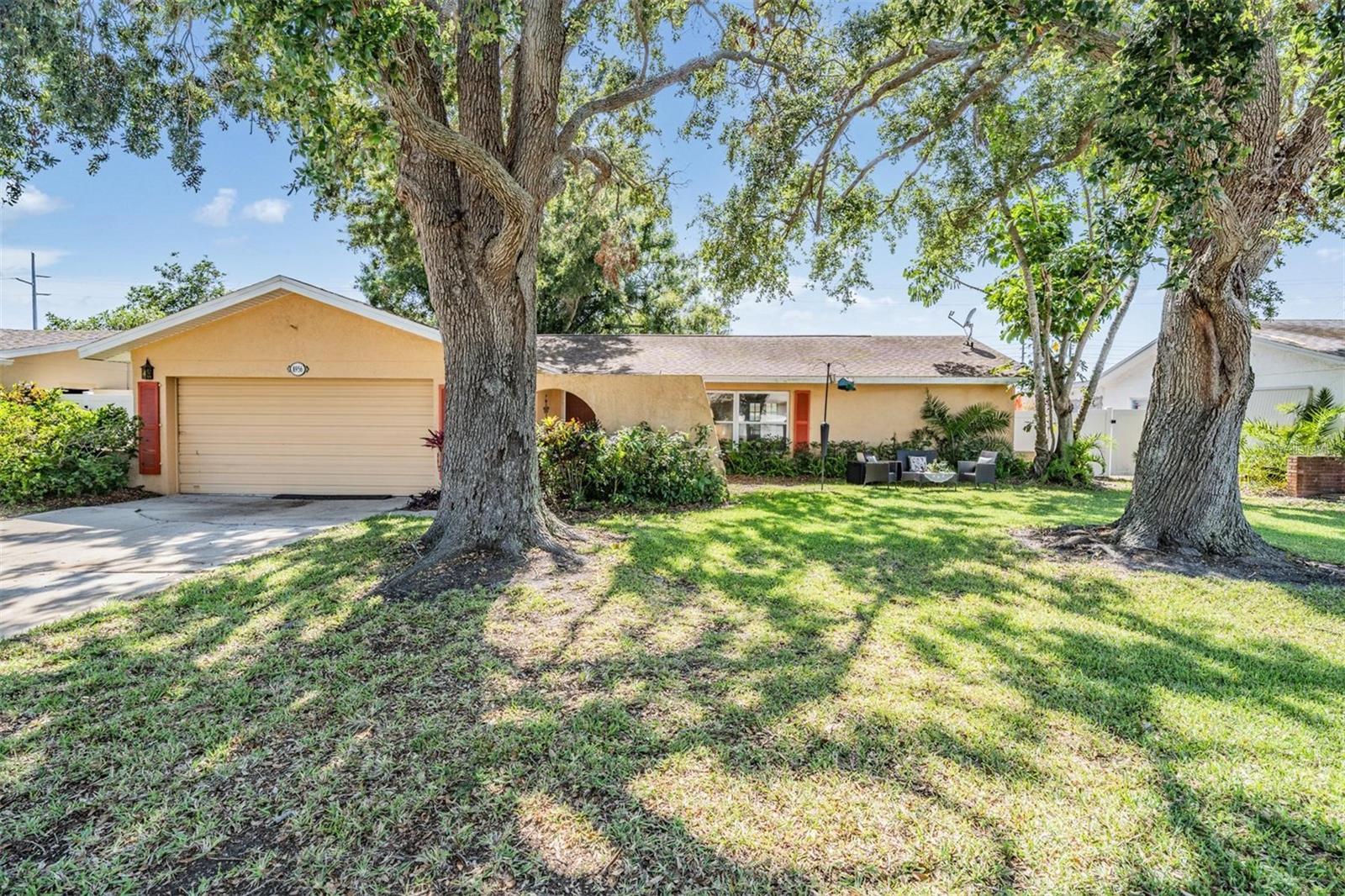 8956 124TH WAY, SEMINOLE, FL, 33772