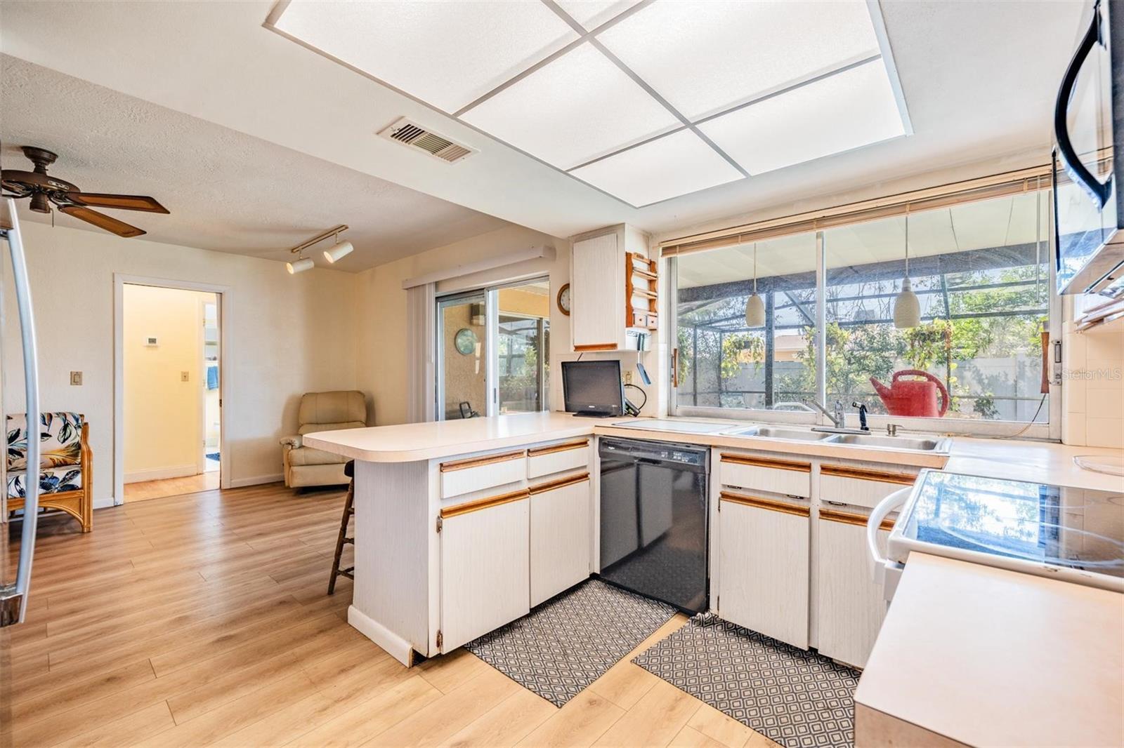 8956 124TH WAY, SEMINOLE, FL, 33772