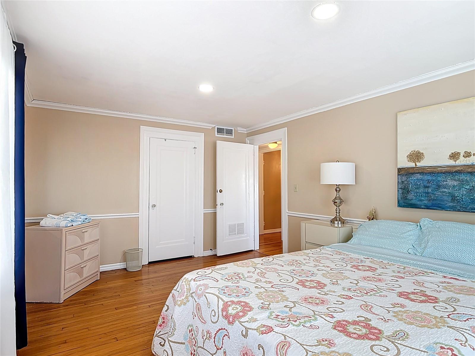 20 N HALIFAX AVE, DAYTONA BEACH, FL, 32118