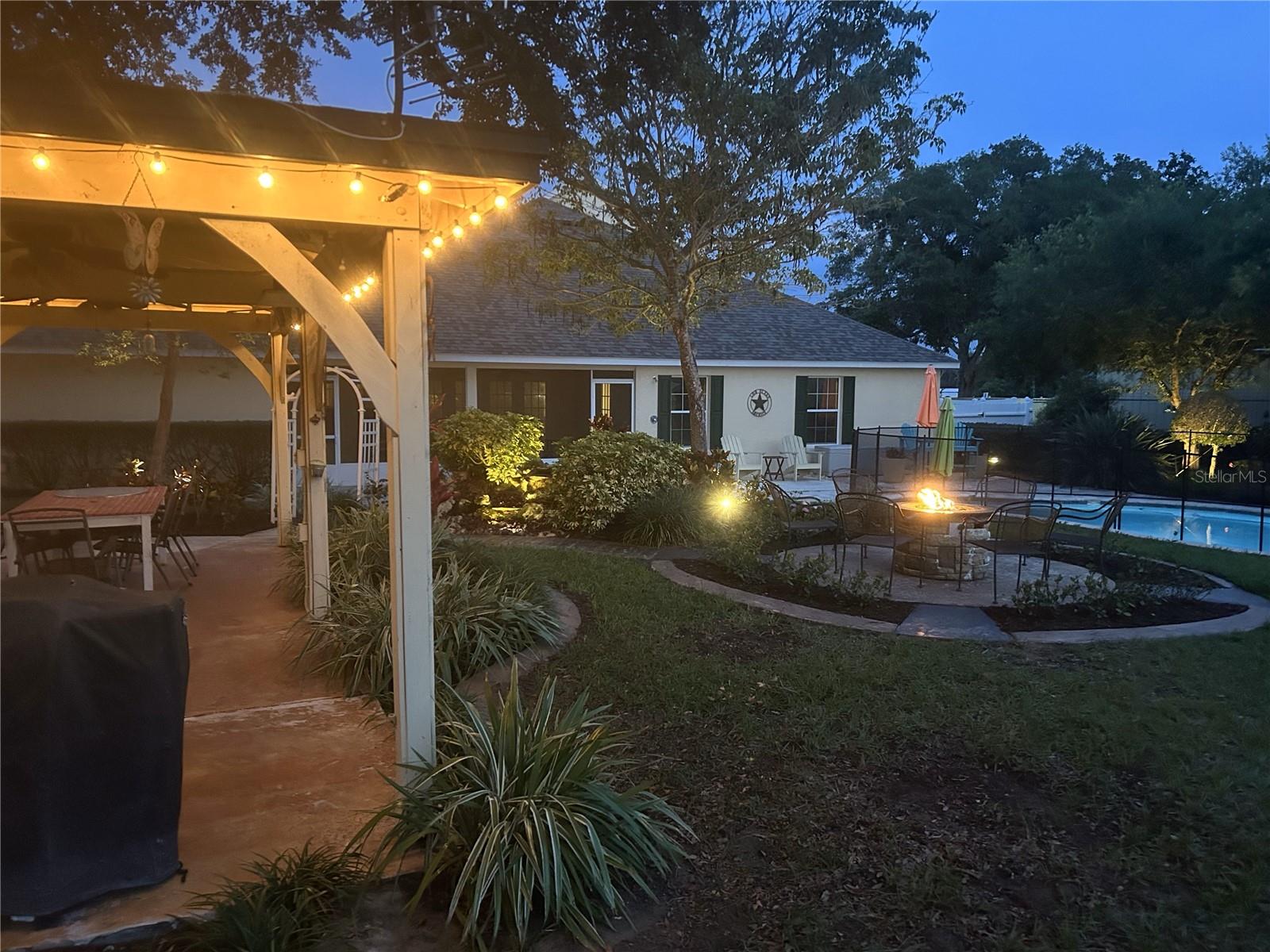 397 ANDERSON DR, TAVARES, FL, 32778