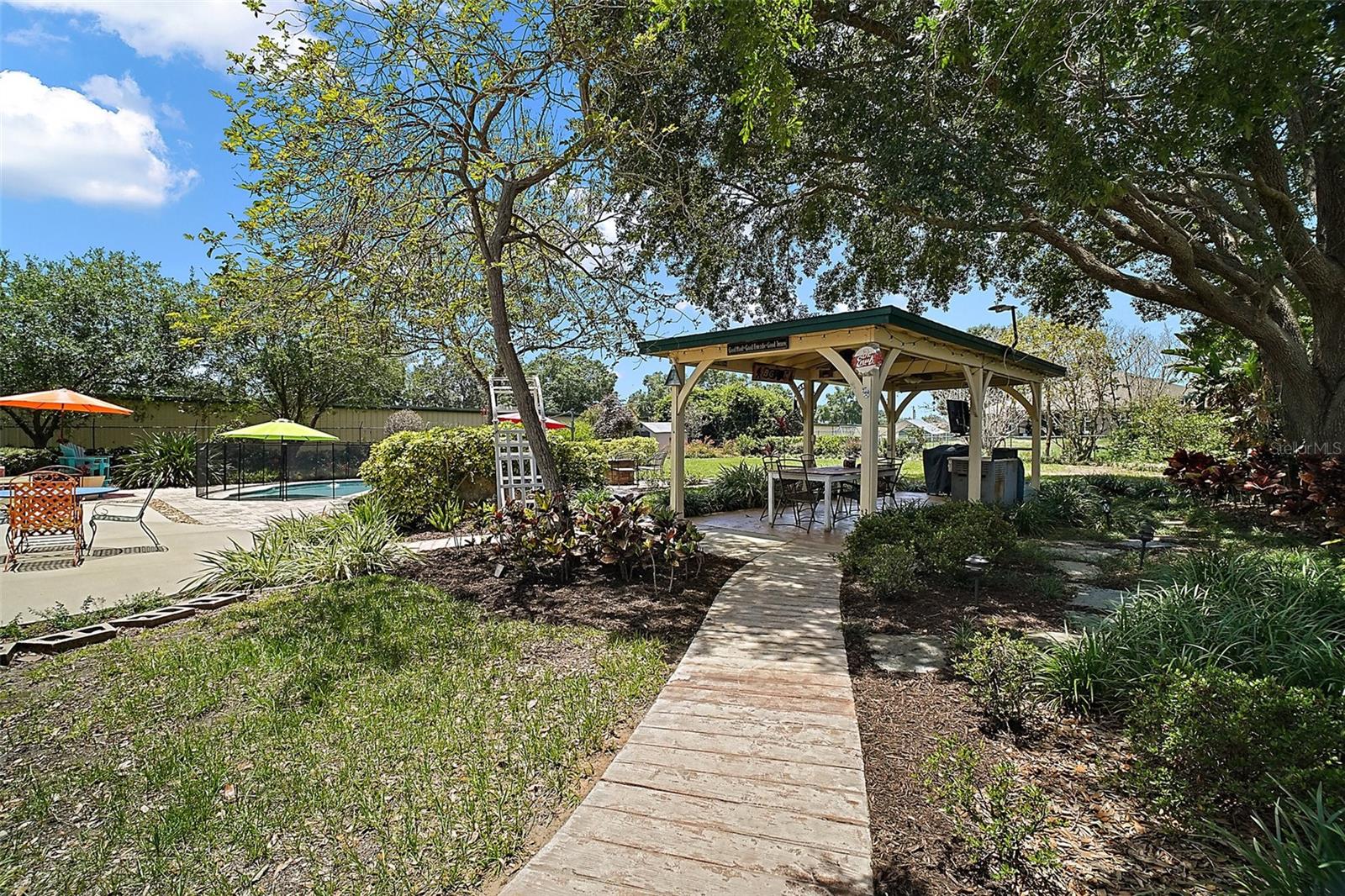 397 ANDERSON DR, TAVARES, FL, 32778