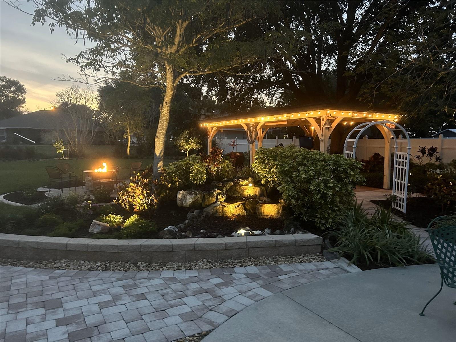 397 ANDERSON DR, TAVARES, FL, 32778