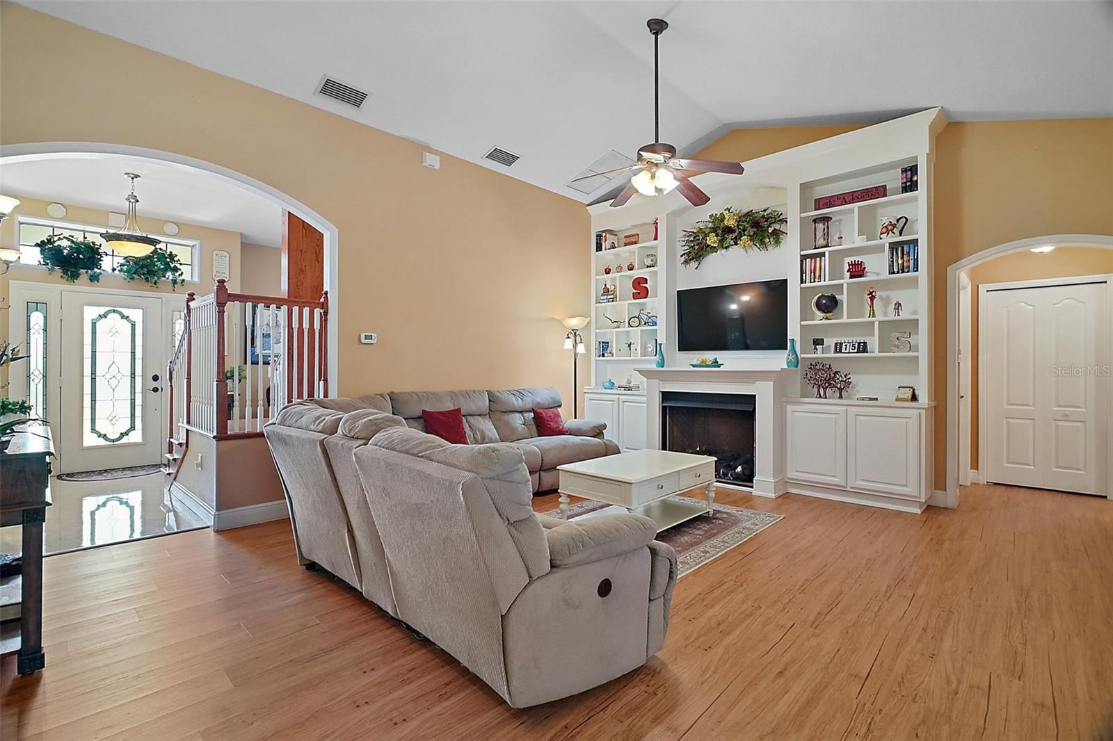 397 ANDERSON DR, TAVARES, FL, 32778