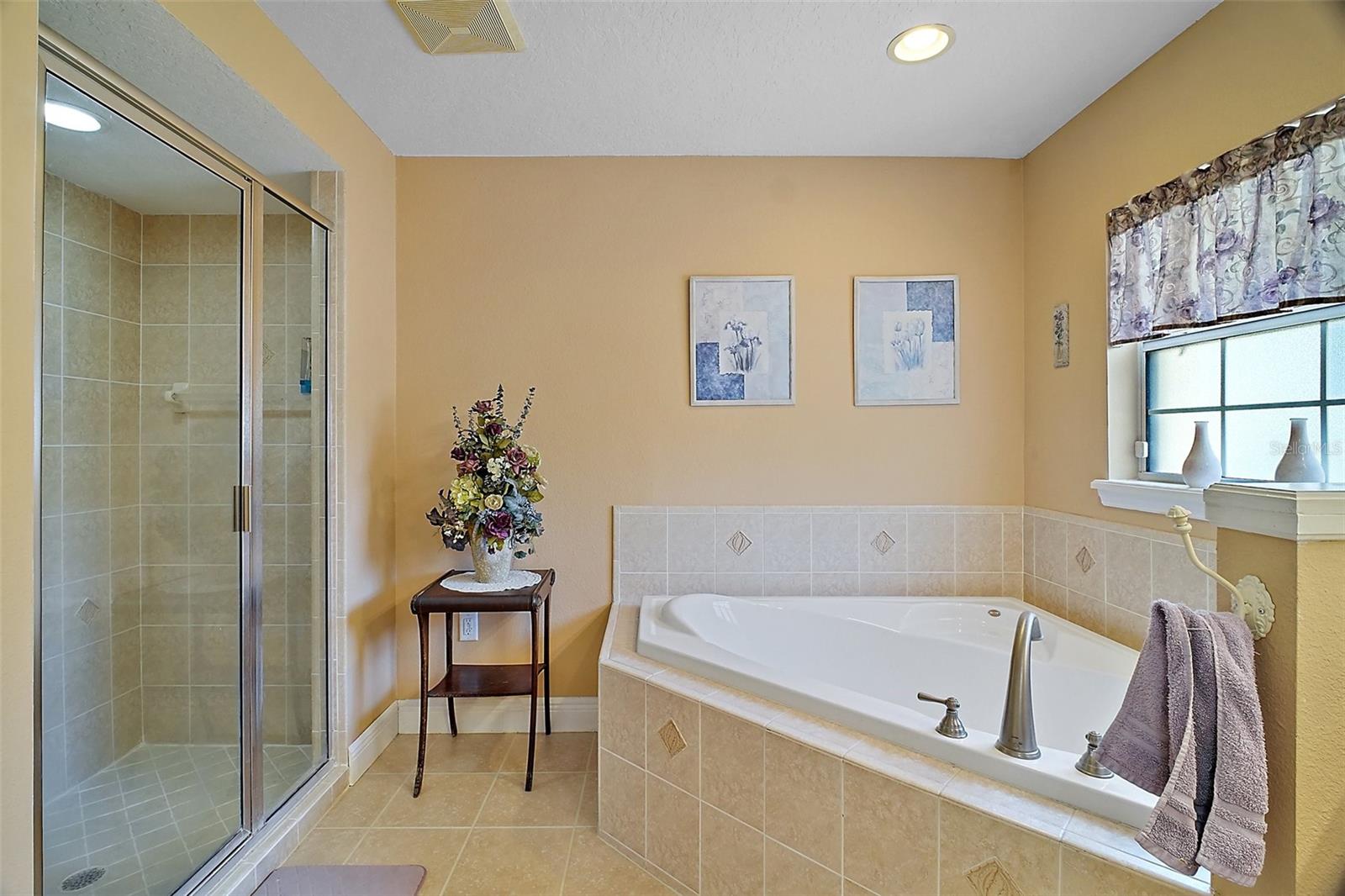 397 ANDERSON DR, TAVARES, FL, 32778