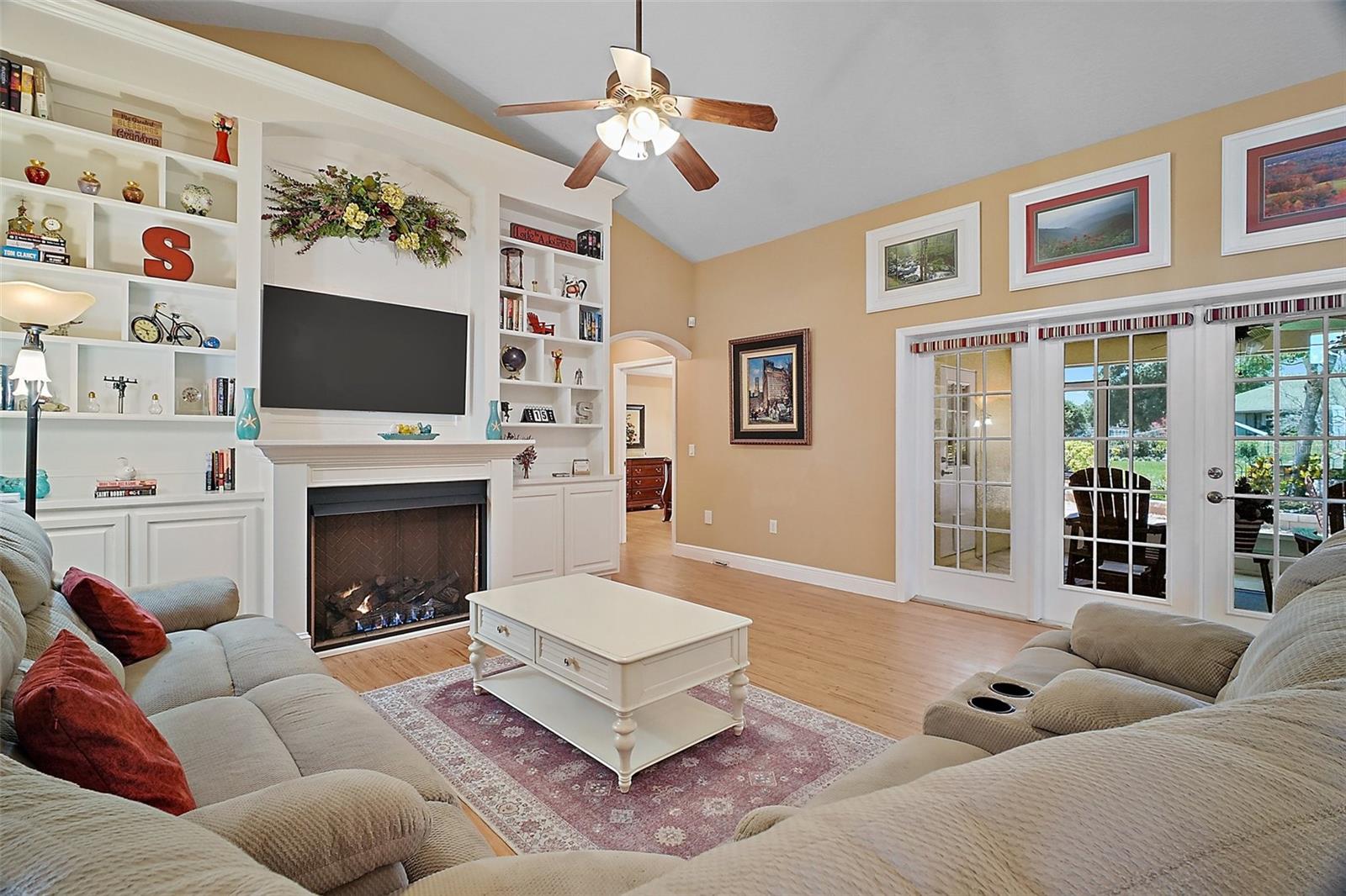 397 ANDERSON DR, TAVARES, FL, 32778