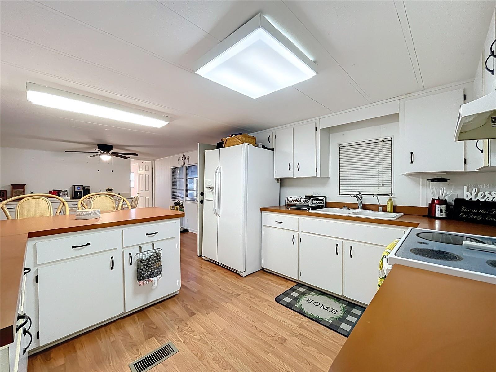 36736 BROOK RD, FRUITLAND PARK, FL, 34731