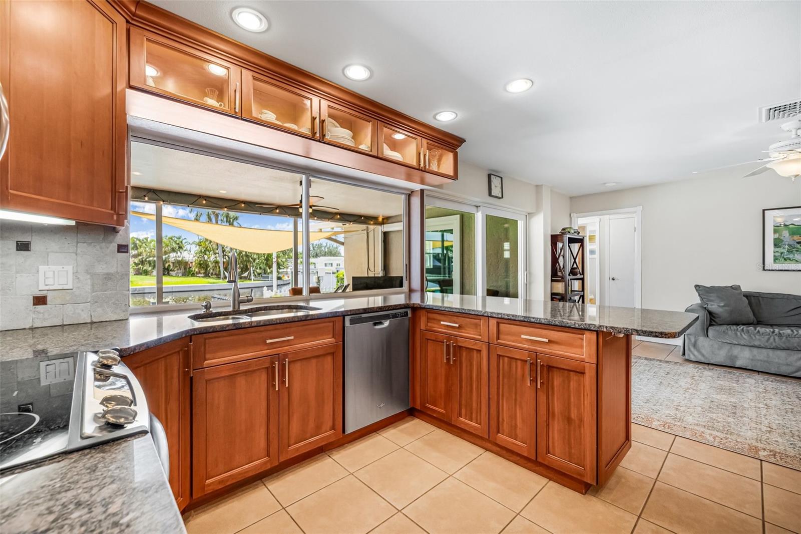 5208 DENVER ST NE, ST PETERSBURG, FL, 33703