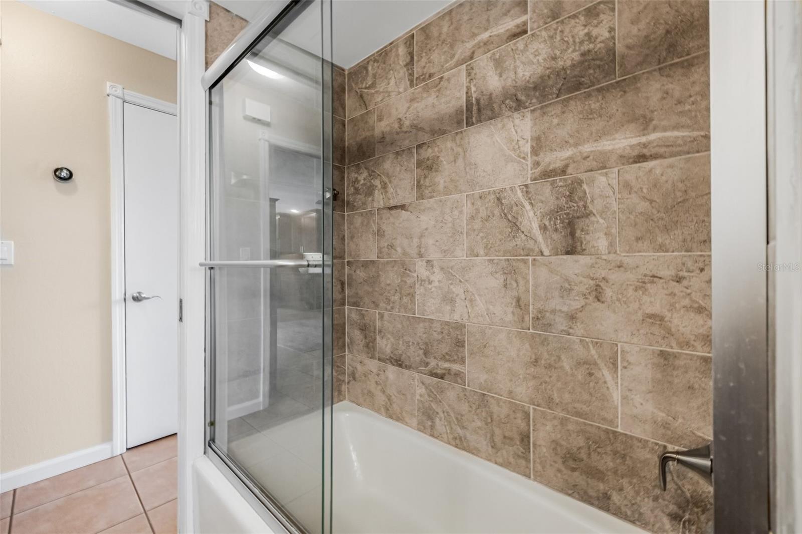 5208 DENVER ST NE, ST PETERSBURG, FL, 33703