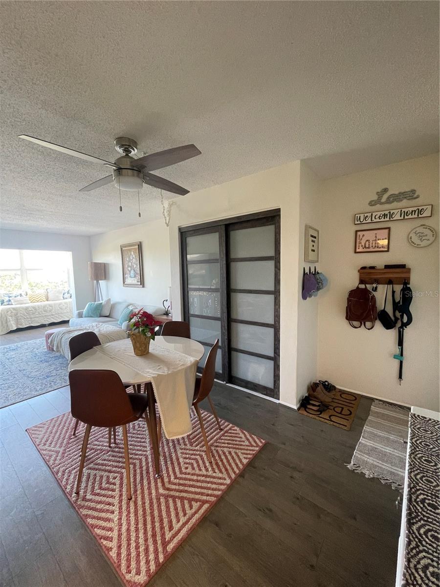 100 WAVERLY WAY #402, CLEARWATER, FL, 33756