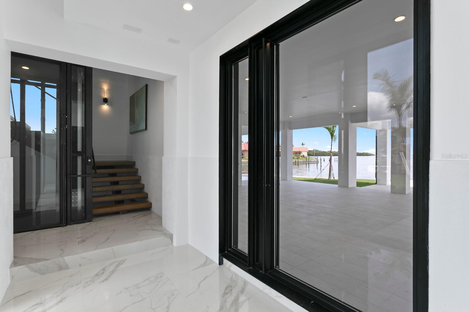 2087 MICHIGAN AVE NE, ST PETERSBURG, FL, 33703