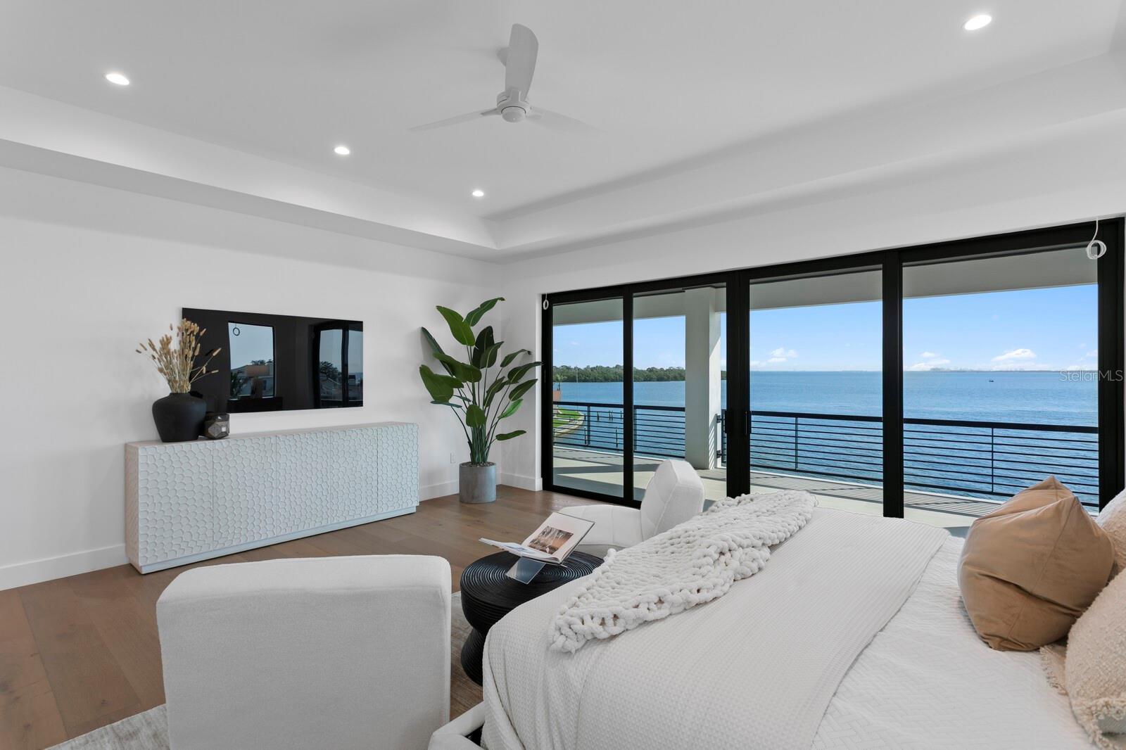 2087 MICHIGAN AVE NE, ST PETERSBURG, FL, 33703