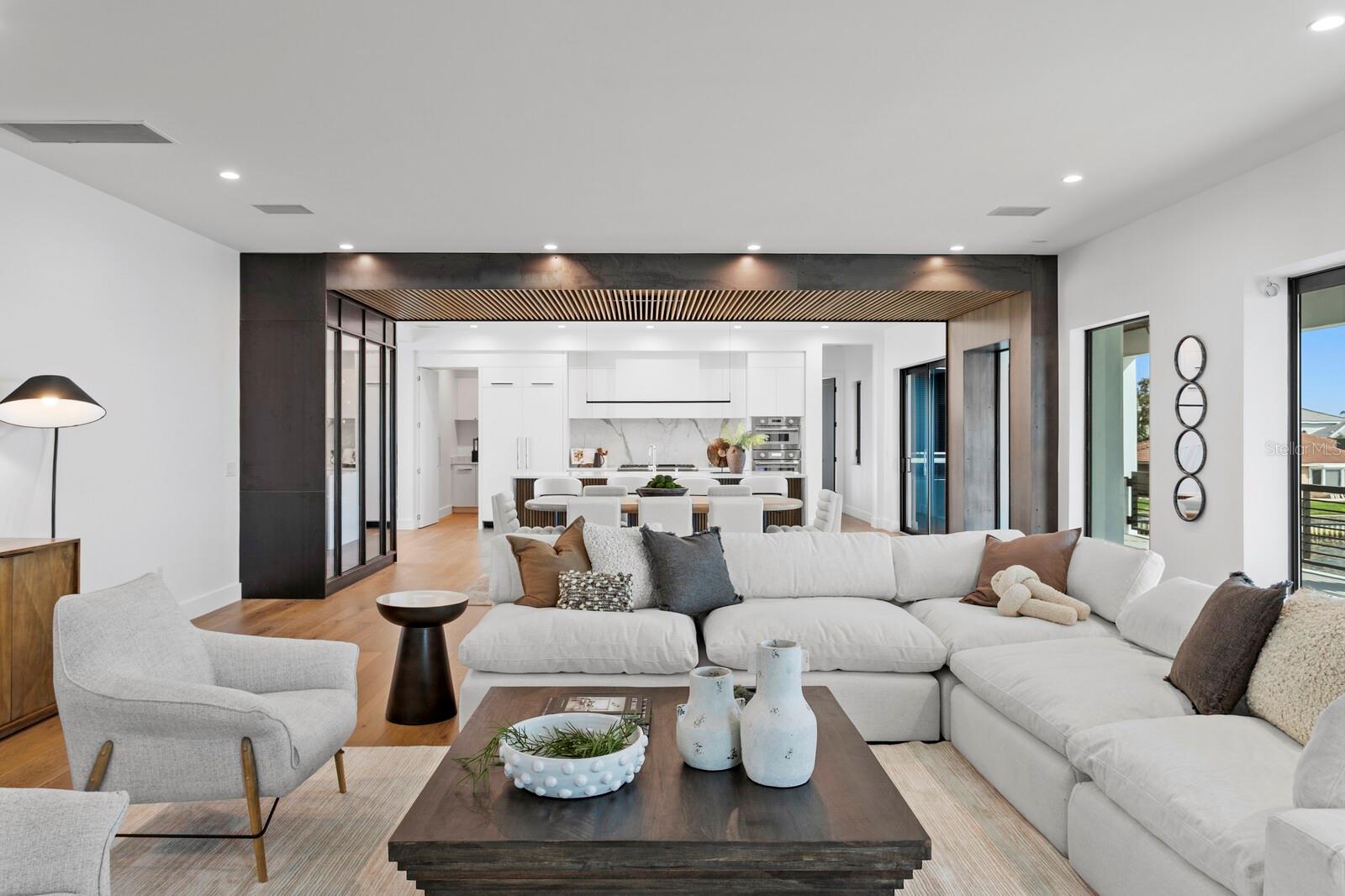 2087 MICHIGAN AVE NE, ST PETERSBURG, FL, 33703