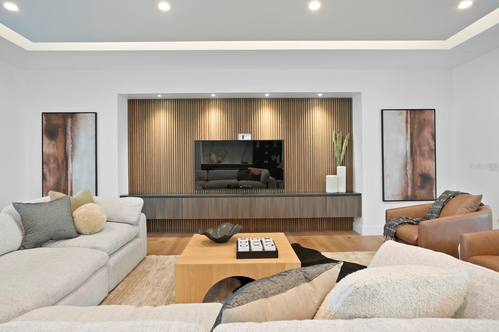 2087 MICHIGAN AVE NE, ST PETERSBURG, FL, 33703