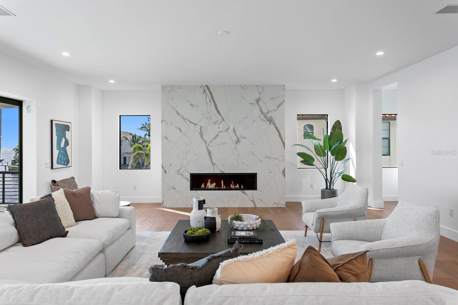 2087 MICHIGAN AVE NE, ST PETERSBURG, FL, 33703