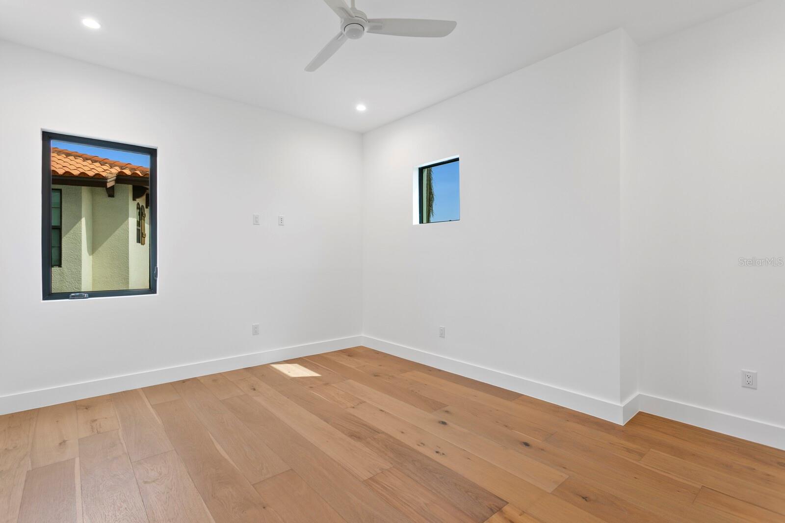 2087 MICHIGAN AVE NE, ST PETERSBURG, FL, 33703