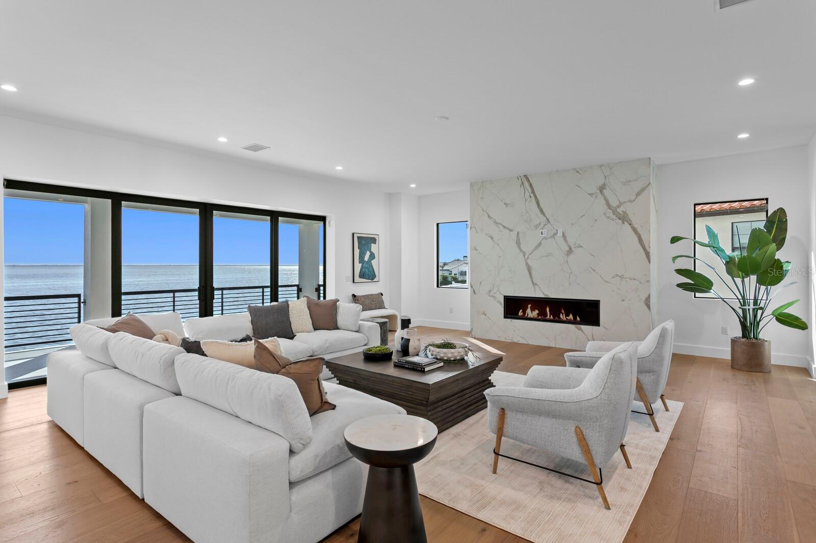 2087 MICHIGAN AVE NE, ST PETERSBURG, FL, 33703