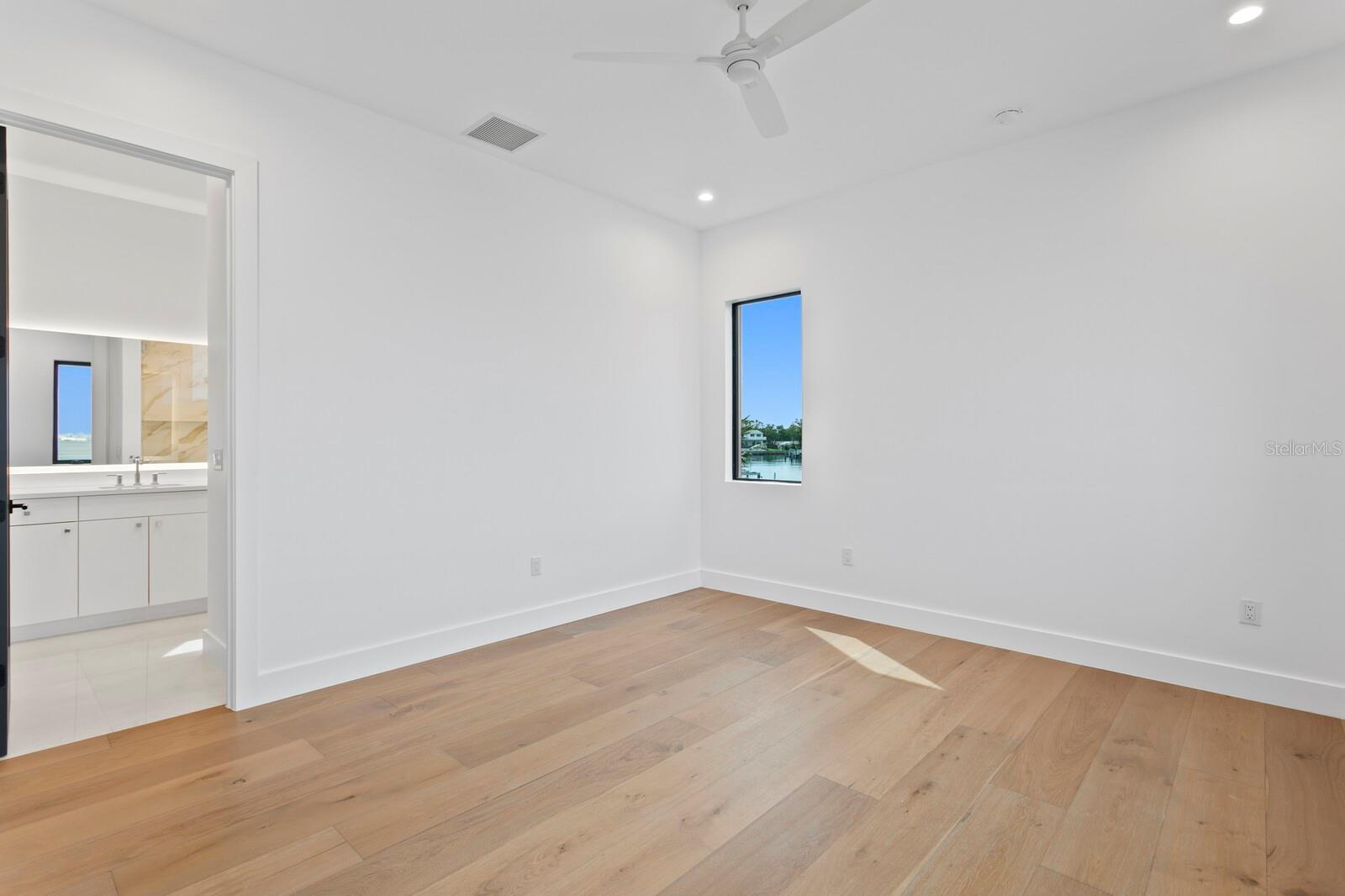 2087 MICHIGAN AVE NE, ST PETERSBURG, FL, 33703