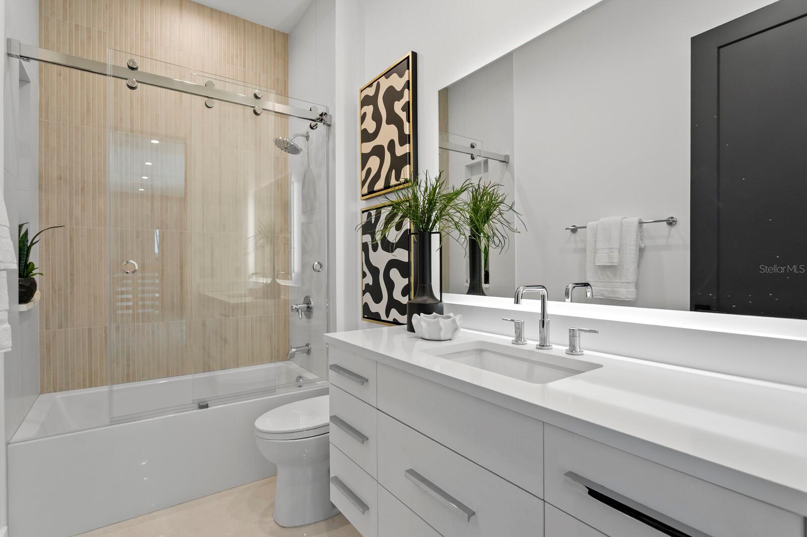 2087 MICHIGAN AVE NE, ST PETERSBURG, FL, 33703