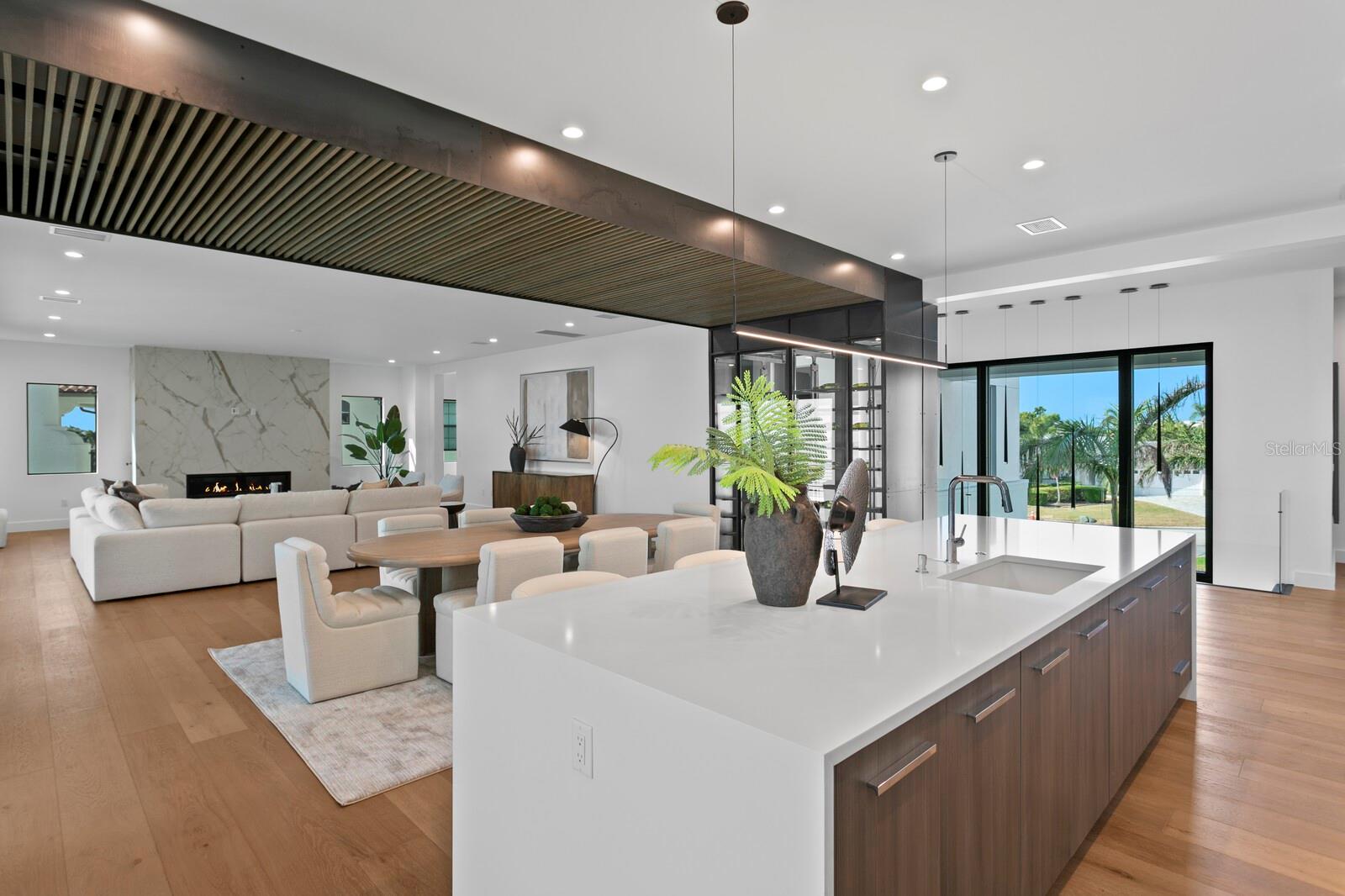 2087 MICHIGAN AVE NE, ST PETERSBURG, FL, 33703