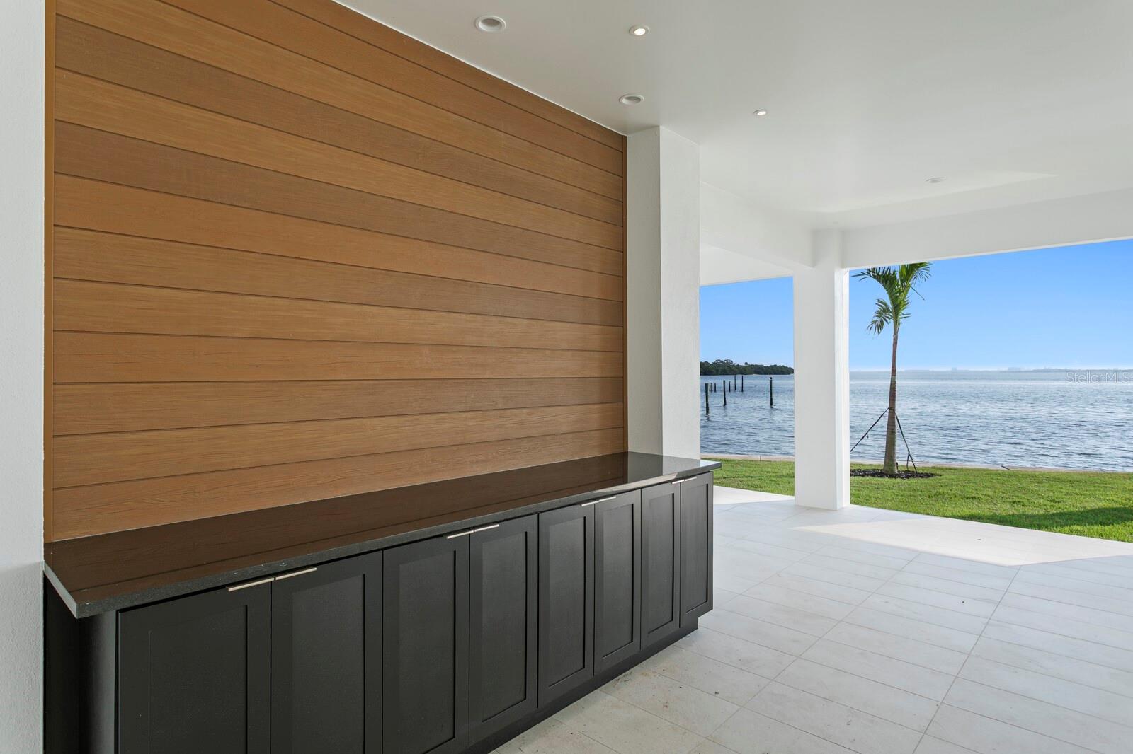 2087 MICHIGAN AVE NE, ST PETERSBURG, FL, 33703