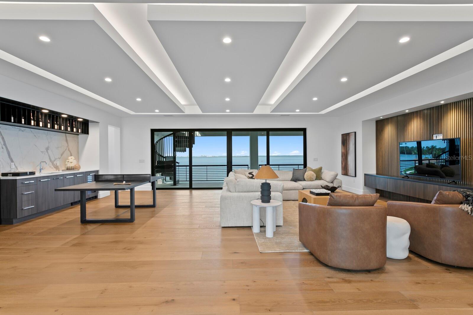 2087 MICHIGAN AVE NE, ST PETERSBURG, FL, 33703