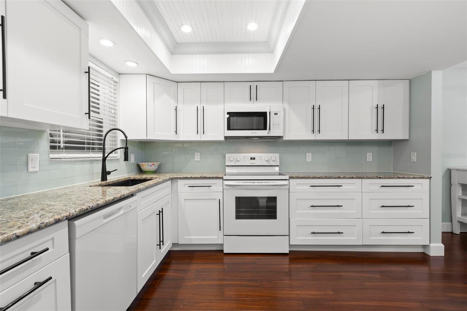 2033 ARBOR DR, CLEARWATER, FL, 33760