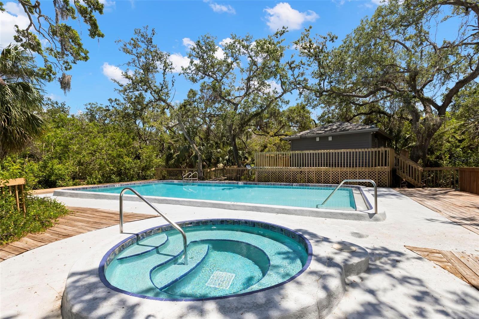 2033 ARBOR DR, CLEARWATER, FL, 33760