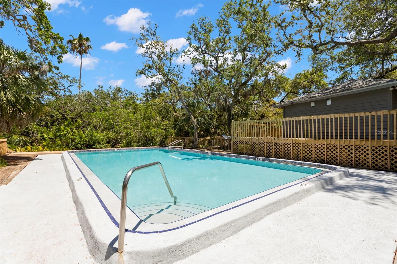 2033 ARBOR DR, CLEARWATER, FL, 33760