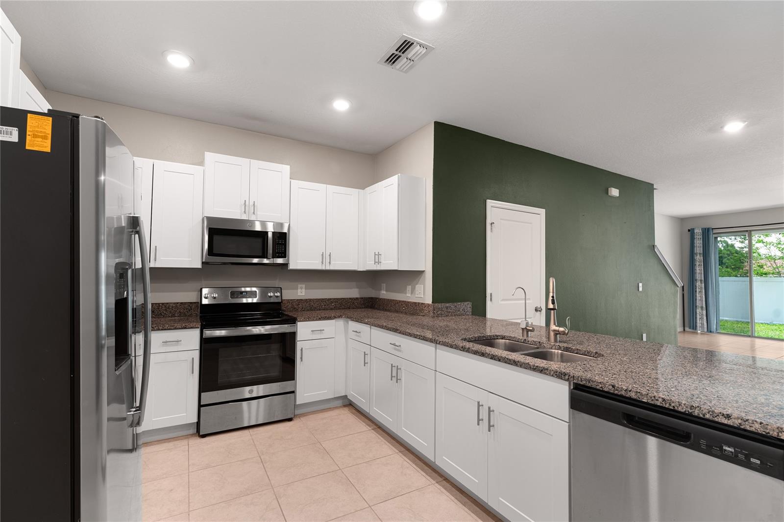 937 ROYAL EMPRESS DR, RUSKIN, FL, 33570