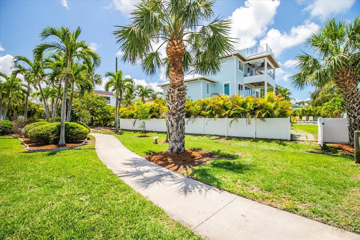 3702 5TH AVE, HOLMES BEACH, FL, 34217