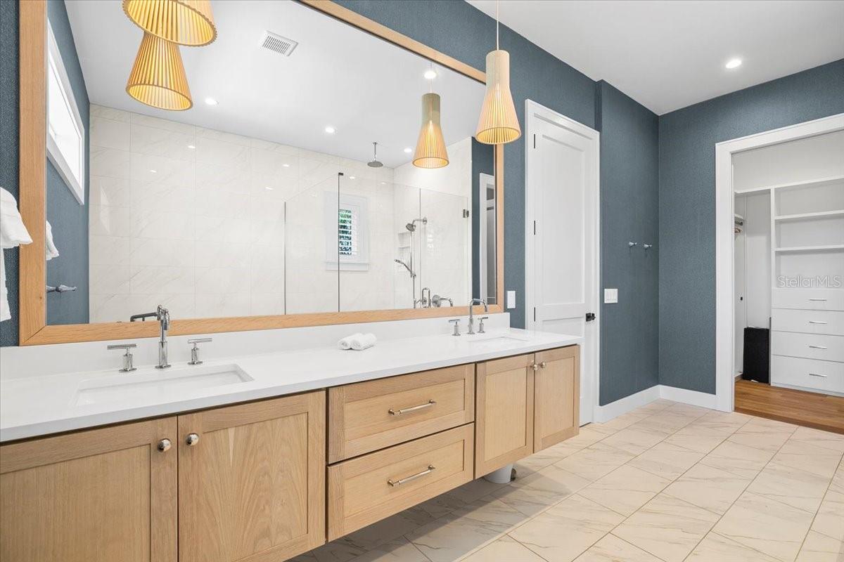 3702 5TH AVE, HOLMES BEACH, FL, 34217