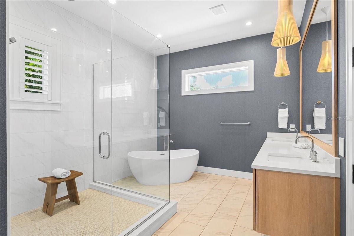 3702 5TH AVE, HOLMES BEACH, FL, 34217