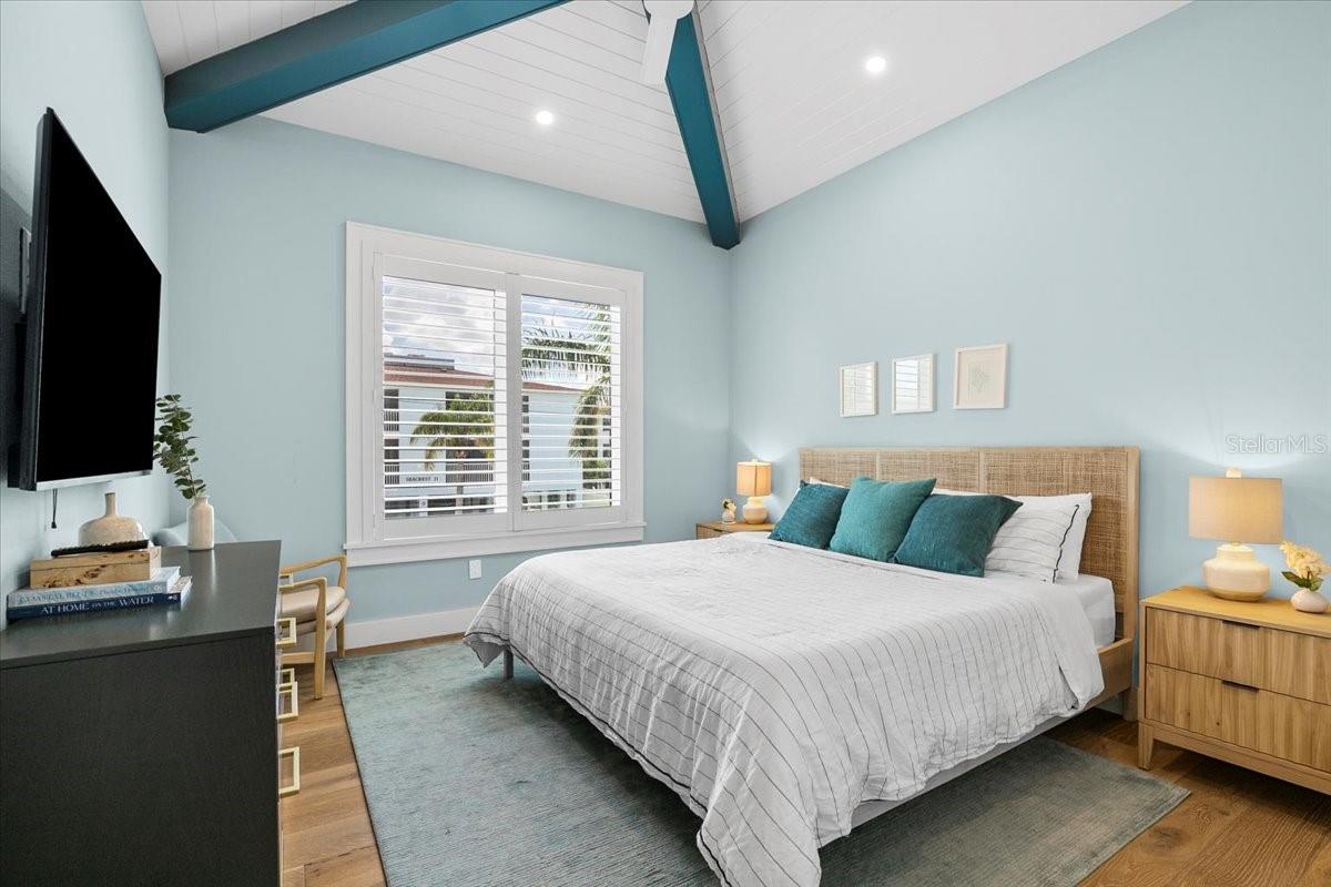 3702 5TH AVE, HOLMES BEACH, FL, 34217