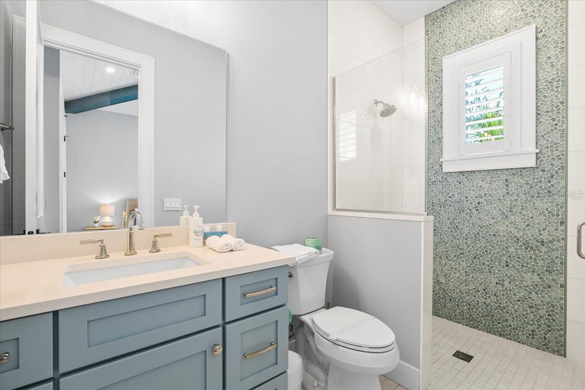 3702 5TH AVE, HOLMES BEACH, FL, 34217