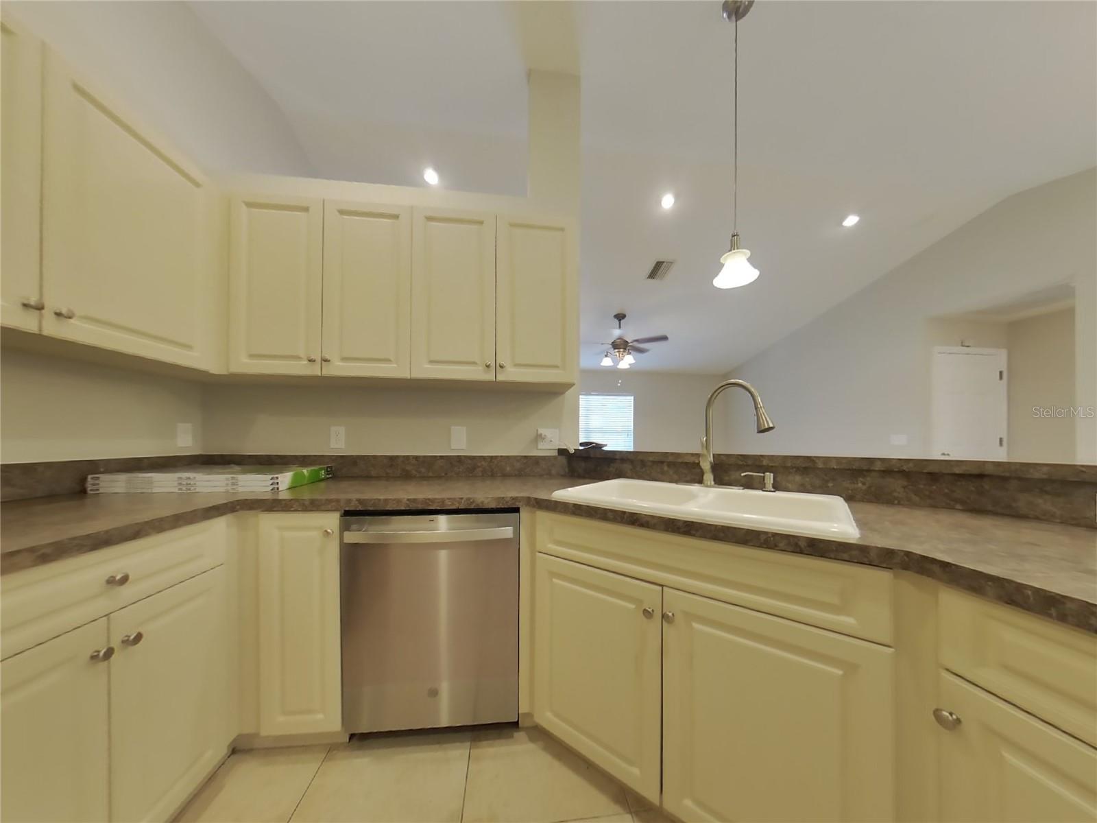 9390 FRUITLAND AVE, ENGLEWOOD, FL, 34224