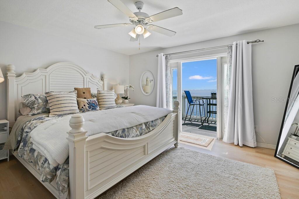 5042 COQUINA KEY DR SE, ST PETERSBURG, FL, 33705