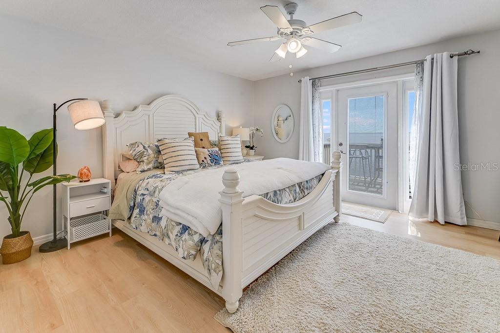 5042 COQUINA KEY DR SE, ST PETERSBURG, FL, 33705