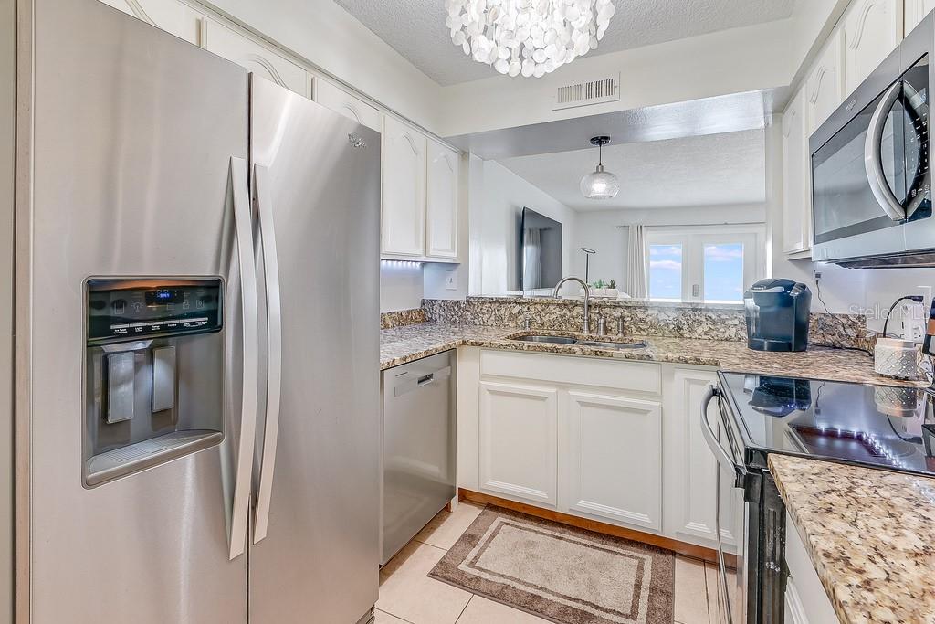 5042 COQUINA KEY DR SE, ST PETERSBURG, FL, 33705